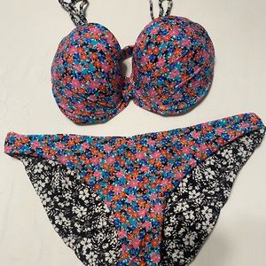 Floral bikini top & bottom